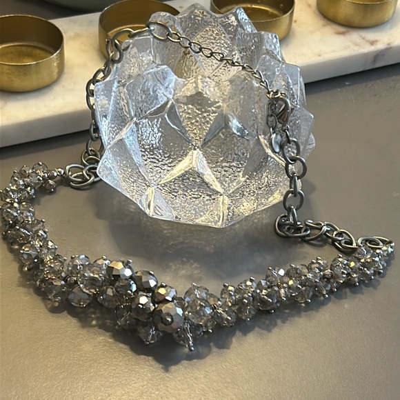 Beaded Silver And Pearlescent Necklace - Picture 1 of 4